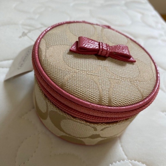 NWT Rare Coach Beauty Jewelry Cosmetic Pouch Case - Picture 1 of 10